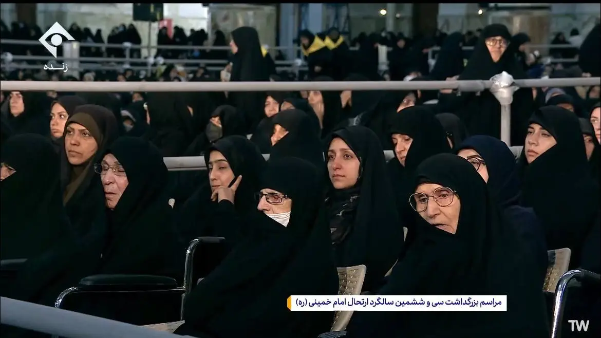 عکس جدید از ۳ دختر امام خمینی/ علی لاریجانی درحال گوش دادن به بیانات رهبری/ معاونان پزشکیان و رئیسی همنشین شدند
