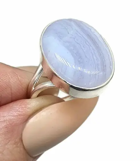 blue-agate-ring-model-11