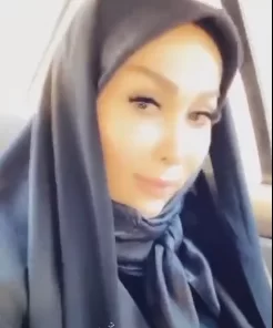 تصویری از همسر علیرضا نیکبخت که این روزها روزمرگی های لاکچری خود را در فضای مجازی به نمایش می گذارند با چهره متفاوت قبل ازدواجش منتشر شد.