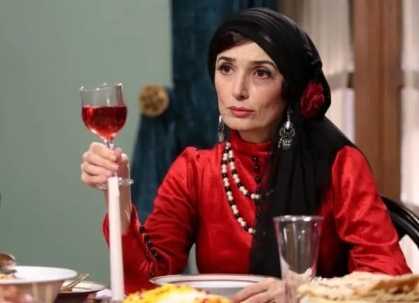 بیماری ام اس همه جوانی و زیبایی "خانم بازیگر ایرانی" را گرفت/ عکس باورنکردنی