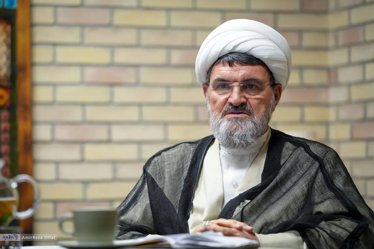 امام درباره سوبسید به میرحسین چه گفت؟/ امام به خلخالی گفت یک نفر بیشتر از موافقت شورا اضافه اعدام کنی بعدی خودت هستی/ نظام را با حرام نمی‌شود حفظ کرد