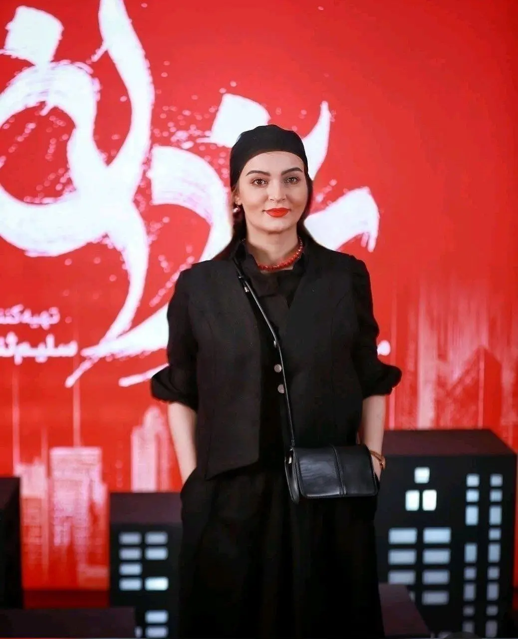عکس نیلوفر پارسا در مراسم رونمایی از سریال یزدان