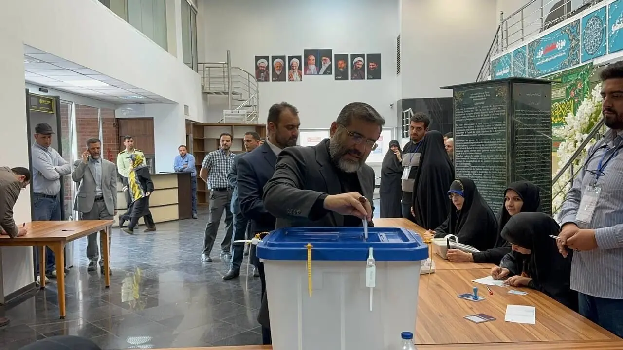 اسماعیلی: به شهید رئیسی گفتیم اگر رد صلاحیت شده‌ها بیایند بالای ۲۴میلیون رای می‌آورید؛ استدلال ما را پذیرفت/ تا اسفند ۹۹ برنامه‌ای برای انتخابات نداشت