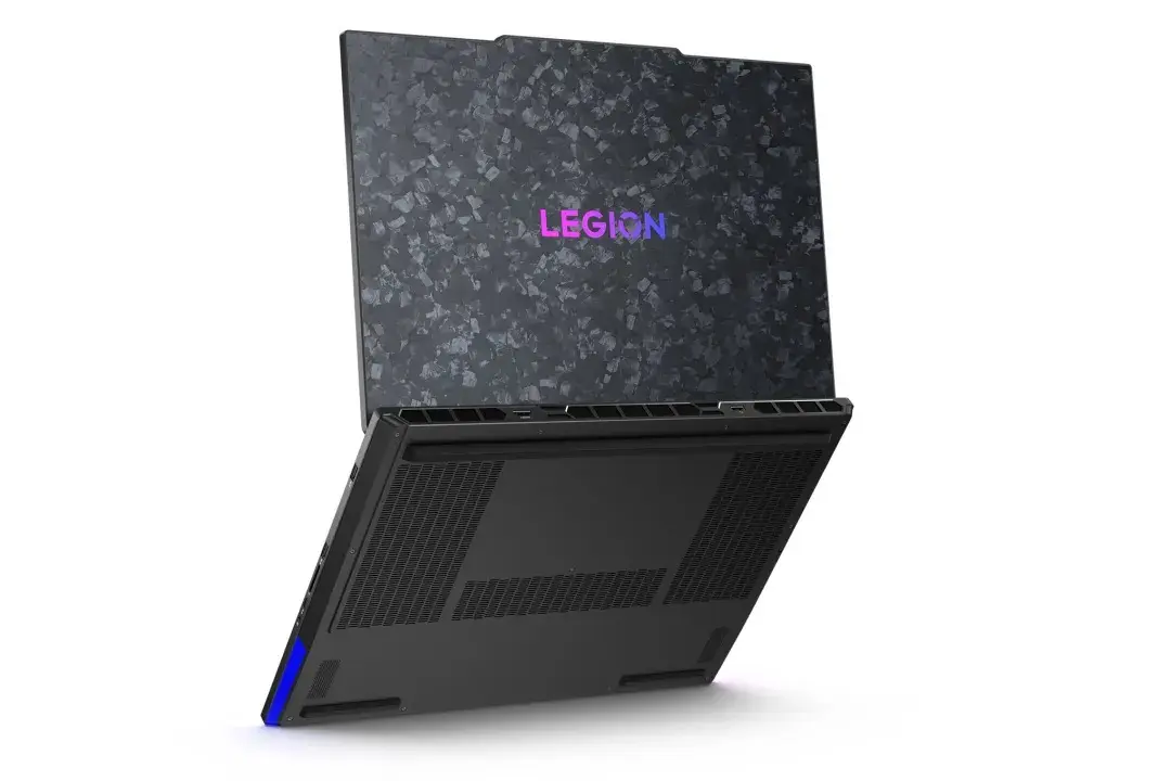 نسل دهم لپتاپ گیمینگ Legion 9i بهصورت باز