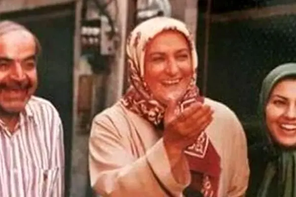 چهره باورنکردنی سحر، دختر کوچولوی حمید لولایی در خانه‌به‌دوش بعد از دو دهه!