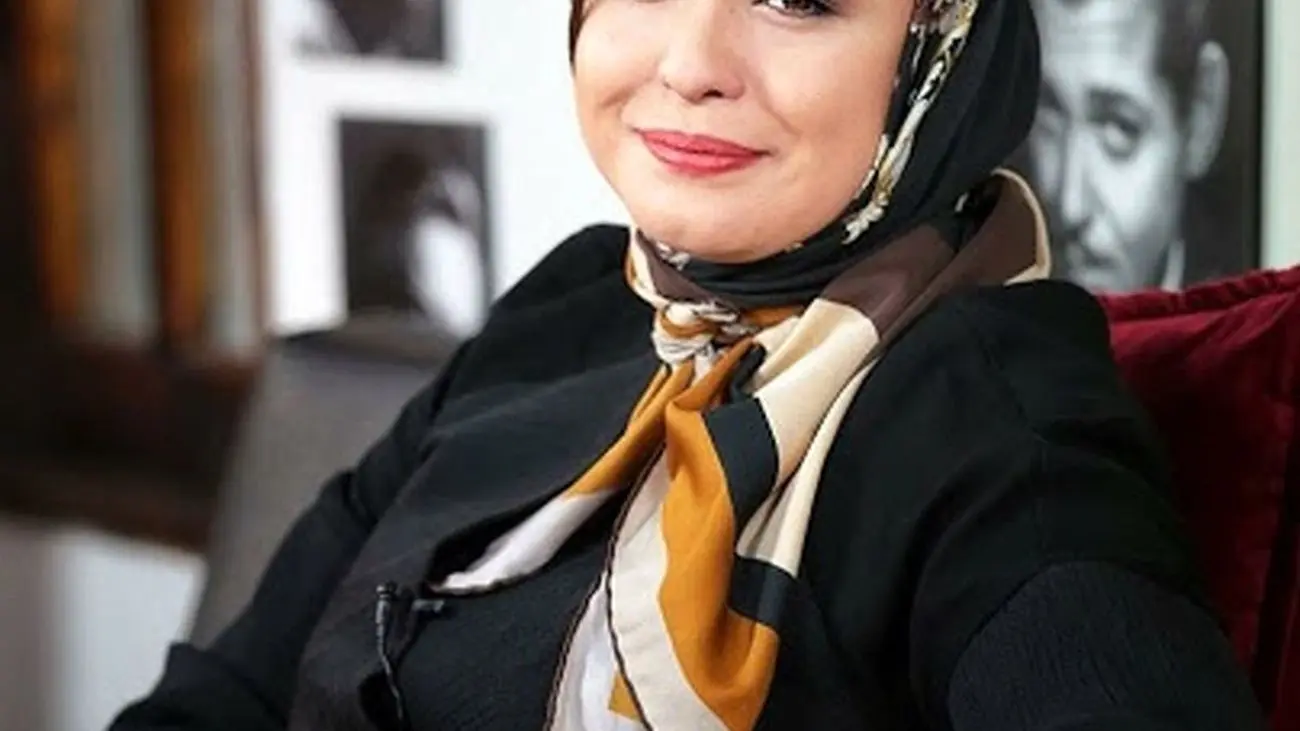 شباهت خیره کننده این خانم بازیگر ایرانی به مادر معروفش / ساده و معصوم !