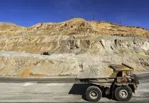 عقب‌ماندگی در صنعت مس خیانت است