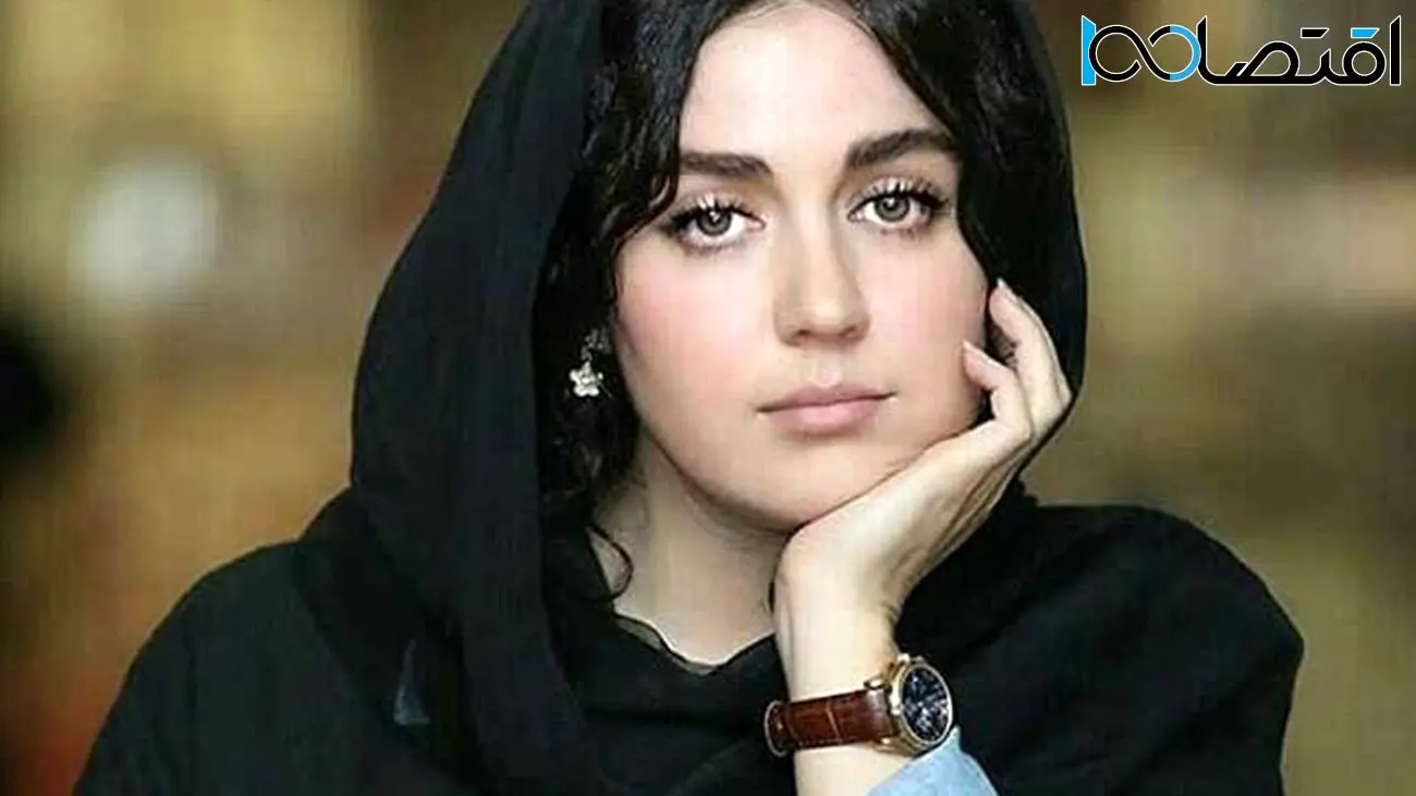 عکس شوکه کننده از خانم بازیگر جذاب ایرانی / افسانه پاکرو اهل نماز و روزه !
