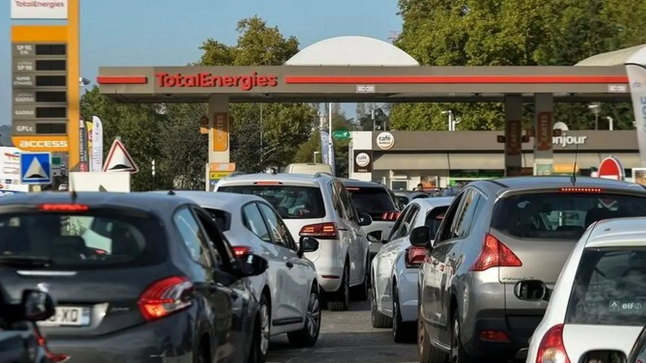 تداوم اختلال در جایگاه‌های عرضه سوخت در فرانسه