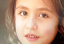 این دختربچه جذاب ترین خانم بازیگر بدون عمل زیبایی است ! / بعید است حدس بزنید !