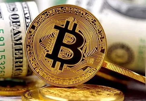 پرداخت حقوق به این افراد با بیت کوین و دلار /  ریال ایران حذف می شود؟!