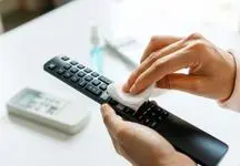 نحوه تمیز کردن ریموت کنترل لوازم خانگی و تلویزیون
