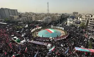 حضور مسعود پزشکیان در مراسم تشییع پیکر شهدای حمله تروریستی اسرائیل  + فیلم