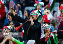 واکنش عجیب رئیسی به حضور زنان در استادیوم!