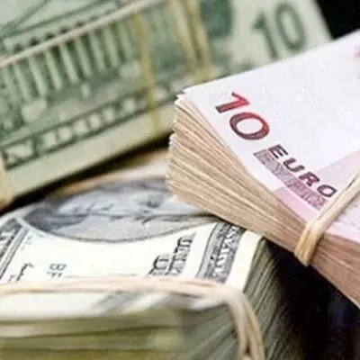 آخرین قیمت‌ها در بازار تجاری/ دلار ارزان شد یورو گران + جدول