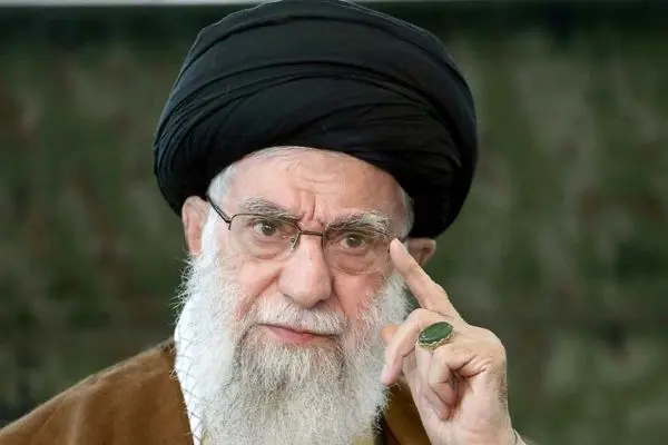 رهبرانقلاب: دشمنان و صهیونیست‌ها بدانند درباره غنی سازی و صنعت هسته‌ای ایران هیچ غلطی نمی توانند بکنند