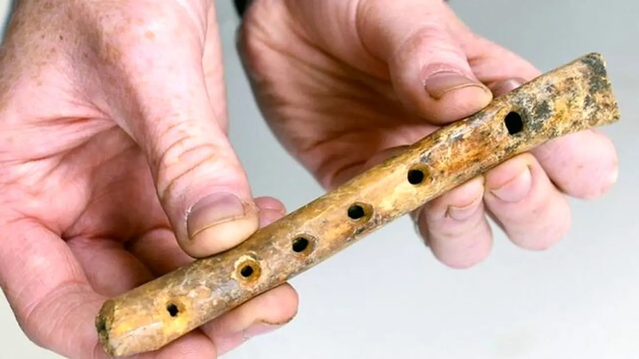 کشف یک فلوت عتیقه از جنس استخوان