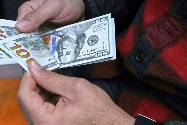 بازار ارز در آستانه تغییر بزرگ / دلار کدام مسیر را انتخاب می‌کند؟