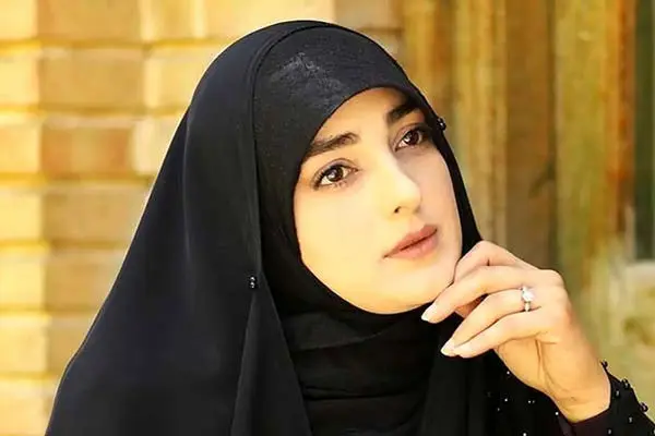 رونمایی ستاره سادات قطبی از کنج آرامش خانه اش / غررق در نور و آرامش !