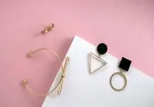 از  اکسسوری و جواهرات مینیمال چه می دانید؟ 