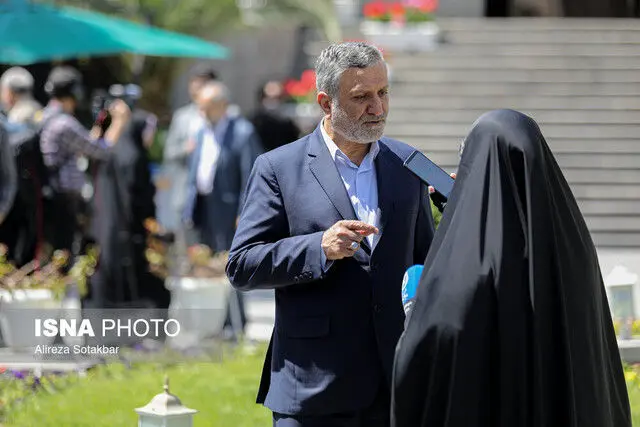 خبر خوش آقای وزیر برای بازنشستگان / حساب ها شارژ می شود + فیلم