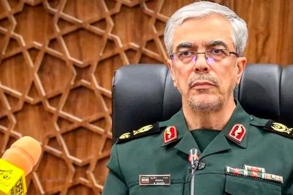 پیام سرلشکر باقری از تخت جمشید برای مردم ایران /  امسال سال آرامش برای ملت ایران باشد +‌ فیلم