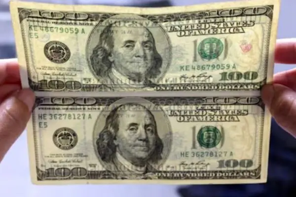سقوط دلار در بازار جهانی شدت گرفت