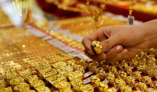 بحران ادامه دار در صنف طلا فروشان / طلا باز هم ارزان می شود؟ 