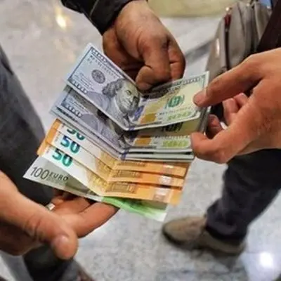 پیش بینی یک کارشناس از قیمت دلار تا پایان تیر ۱۴۰۴