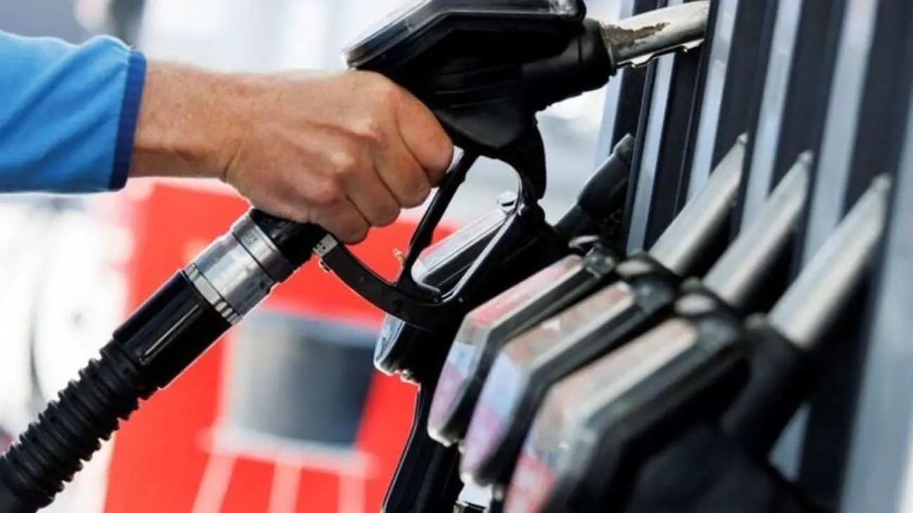 تولید 103 میلیون لیتر بنزین در کشور / علت کاهش سهمیه بنزین خودروها چه بود ؟!