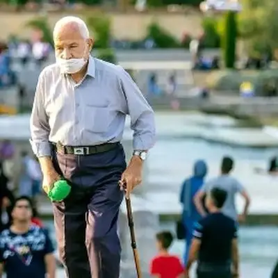 بازنشستگان در انتظار حقوق معوق / واریزی به مشکل خورد !
