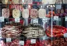 سوسیس و کالباس‌های دولتی؛ بمب سمی سر سفره ایرانی‌ها!
