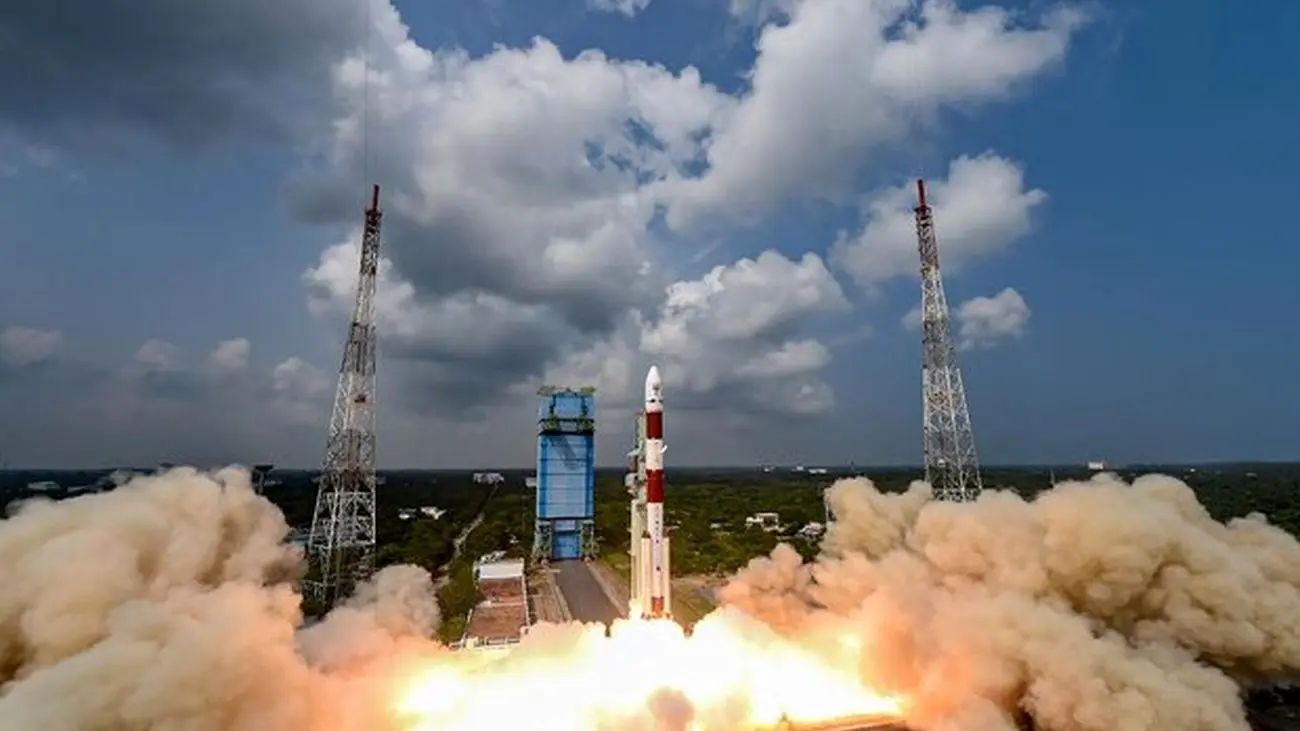 هند ۹ ماهواره را به مدار زمین برد