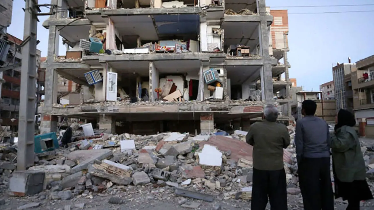 فیلم لحظه نجات بچه 2 ماهه از زیر آوار زلزله ترکیه !