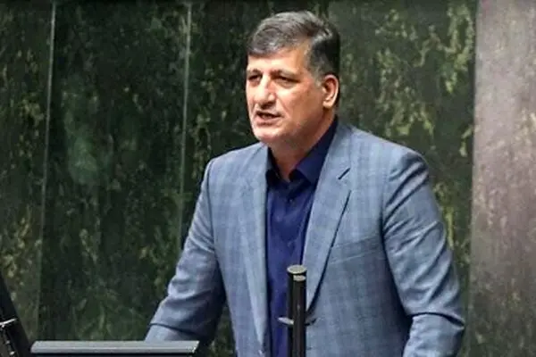افشاگری جنجالی: ارسال پیامک‌های یکسان به نمایندگان مجلس!