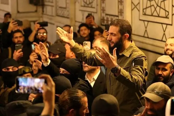 یکی از سرکرده‌های «تحریرالشام» وزیر دفاع سوریه شد + عکس