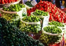 قیمت روز گوجه سبز نوبرانه در میادین؛ چغاله بادام و توت فرنگی چند ؟!