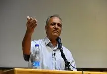 از پزشکیان می‌خواهم مشت محکمش را به دهان من بکوبد تا بلکه تعدادی خیال‌شان راحت شود!