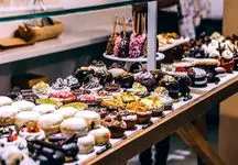 شیرینی نوروزی تلخ‌‎‎‌تر از همیشه/ قیمت شیرینی و شکلات در آستانه عید سر به فلک کشید