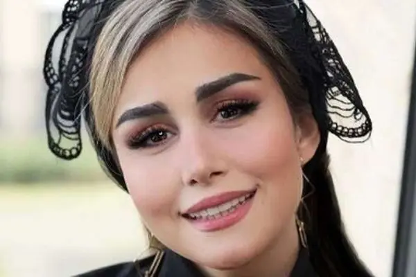 همسر شاهرخ استخری و تغییر جذاب چهره با آرایش غلیظ!