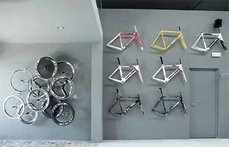 دکوراسیون مغازه دوچرخه فروشی + ویترین مغازه دوچرخه فروشی