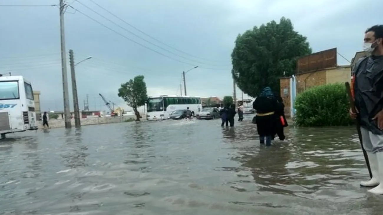 فیلم جاری شدن سیل در گناوه 