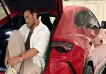 فخرفروشی گلزار این بار با خودروهای فوق میلیاردی / دست بردار نیست !