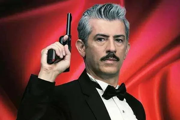 اولین فیلم از خانه و زندگی سیروس همتی و همسر پزشکش / شیک و مدرن !