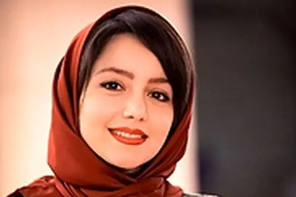 دکوراسیون مدرن و زیبا خانه نازنین بیاتی؛ چیدمانی شگفت‌انگیز با گلدان‌های خاص + عکس