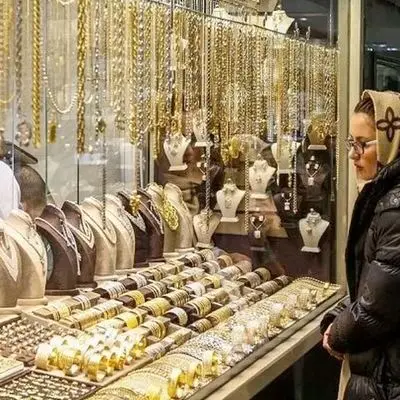 چشم‌ها به دلار دوخته شد / طلا در سراشیبی؟ 