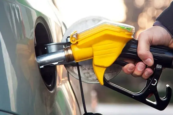 سرنوشت قیمت بنزین در سال آینده چه خواهد شد؟ + سناریوهای جدید