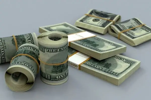 دلار در آستانه ریزش: قیمت اسکناس آمریکایی پایین‌تر از همیشه