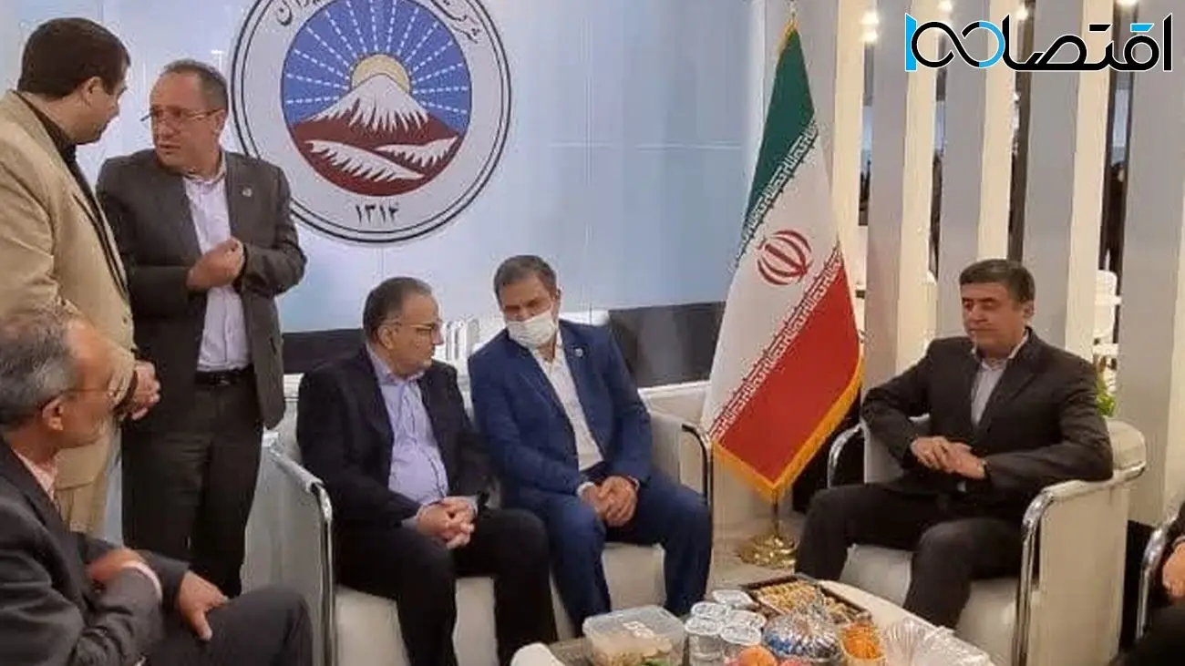 بازدید رییس کل و اعضای هیأت عامل بیمه مرکزی از غرفه بیمه ایران
