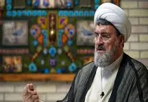 امام خمینی: راه انقلاب از مبارزه مسلحانه جداست